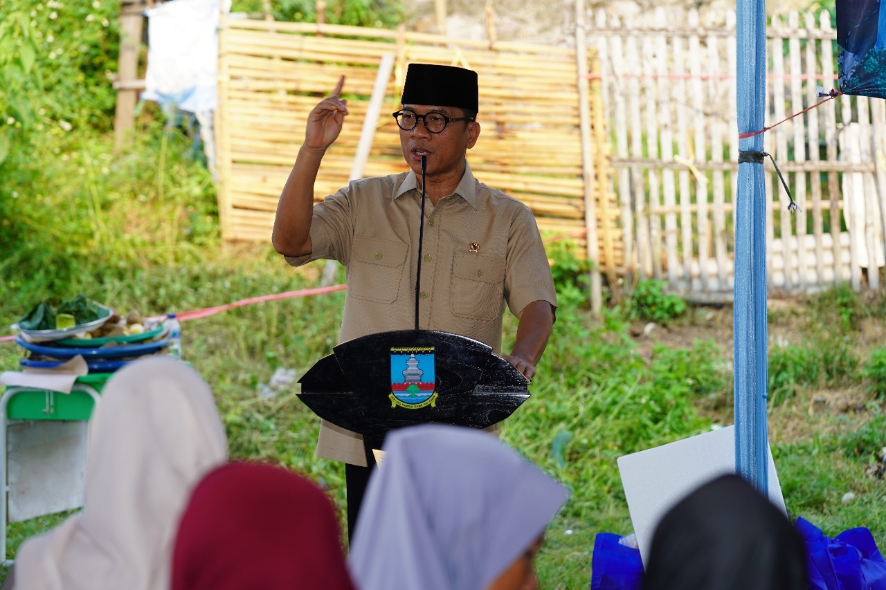 Mendes Yandri Pastikan Manfaat Program MBG Sampai Ke Ibu Hamil dan Anak Desa